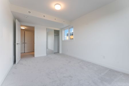 For Lease - 720 Mishi Private, Manor Park - Cardinal Glen and Area, Ontario - Photo 2