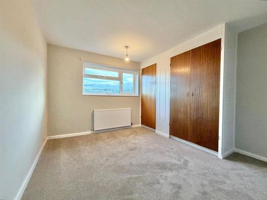 3 bedroom end of terrace house to rent - Photo 1