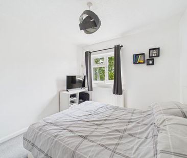 2 bedroom semi-detached house to rent - Photo 6