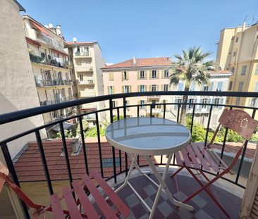 Location Appartement 2 pièces 54m² NICE 06000 - Photo 4