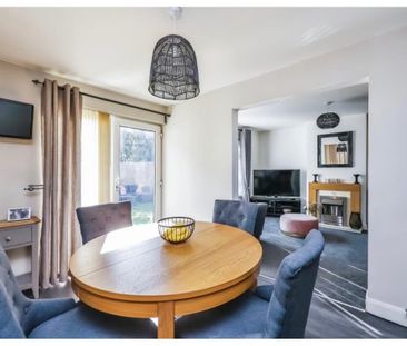 3 Bed End Terrace, Garforth Close, NG8 - Photo 2