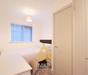 6 bedroom terraced house to rent - Photo 2