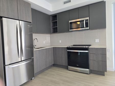 For Lease - 25 Holly Street Unit# 809, Toronto, Ontario - Photo 4