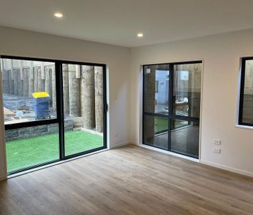 Near New 3 Bedroom + 2.5 Bathrooms + Garage - Photo 6