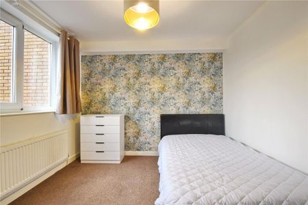 4 bedroom apartment to rent - Photo 4