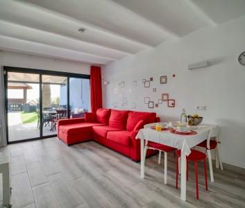 Exclusive Beachfront Apartment with Private Garden - Photo 4