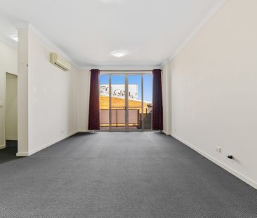 Perfectly positioned two-bedroom apartment - Ground Floor Apartment - Photo 5