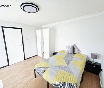 4 bedroom semi-detached house to rent - Photo 5