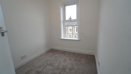 3 bedroom end of terrace house to rent - Photo 5