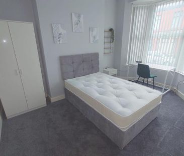 3 bedroom terraced house to rent - Photo 6