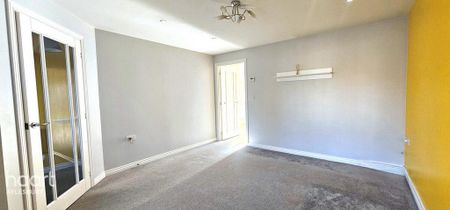 3 bedroom semi-detached house to rent - Photo 5