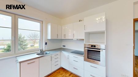 Pronájem bytu 3+kk v osobním vlastnictví 63 m², Holubice - Photo 4