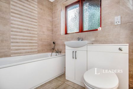 3 bedroom bungalow to rent - Photo 3