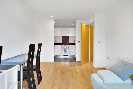 2 bedroom flat to rent - Photo 3