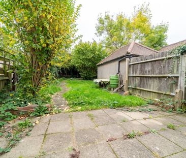 4 Bed Semi-Detached House, Watford Way, NW4 - Photo 5