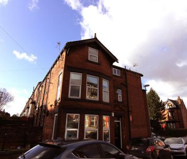 Flat 3, 32 BRUDENELL AVENUE Leeds - LS6 1HD - Photo 2