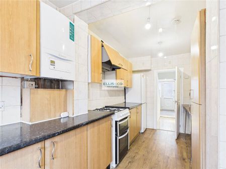 4 bedroom semi-detached house to rent - Photo 5