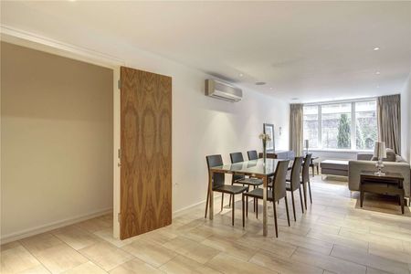 This two bedroom apartment is located on the third floor of a portered building with lift service. The apartment block also benefits from two private outside areas. - Photo 2