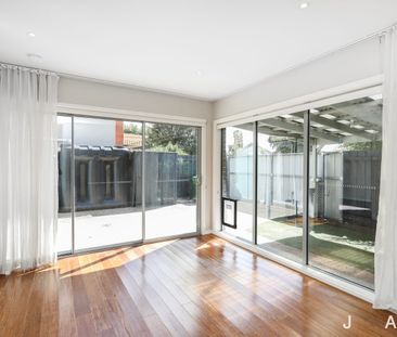 A High Quality Townhouse - Photo 2