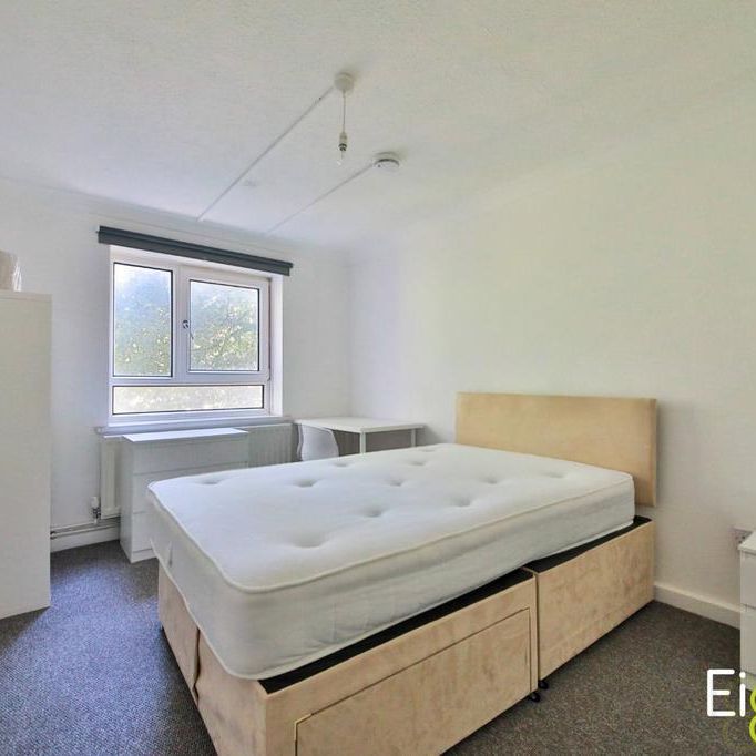 3 bedroom flat to rent - Photo 1