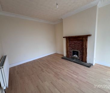 2 Bed Terraced House, Warrels Grove, LS13 - Photo 2