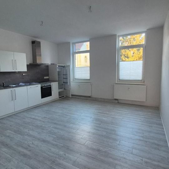 2-Raum-Wohnung 1.OG rechts mit EBK in ruhiger Lage Glasmacher Str. 7 in Massen - Photo 1