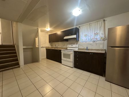 For Lease - 24 Peterson Court, Brampton, Ontario - Photo 4