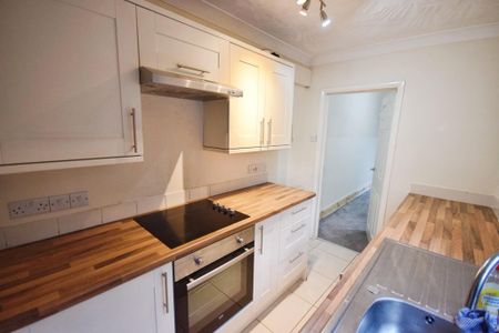 2 bedroom terraced house to rent - Photo 5