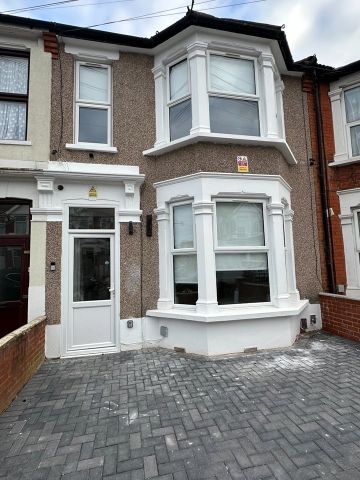 Room in a Shared House, Cowley Road, IG1 - Photo 5