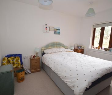 3 bedroom end of terrace house to rent - Photo 6