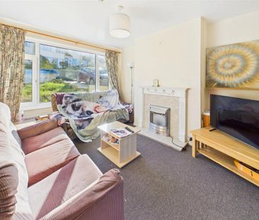 6 bedroom end of terrace house to rent - Photo 2