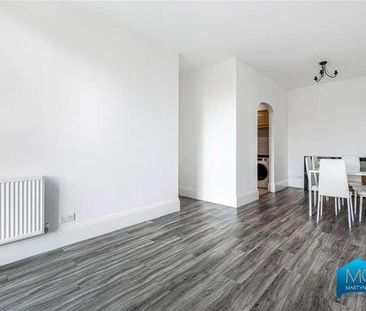 Royal Drive, New Southgate, London, N11 - Photo 1