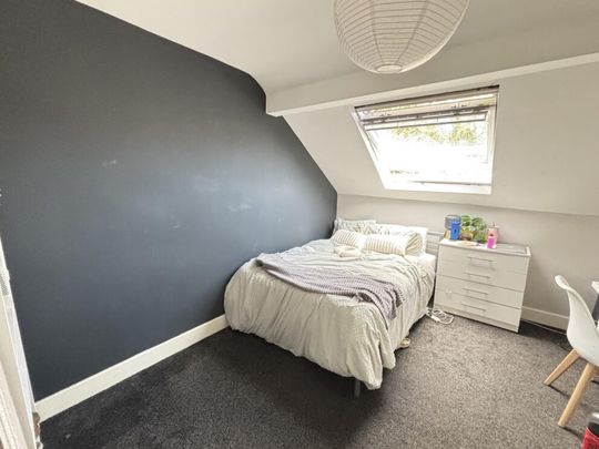 21 St Michaels Crescent, Leeds, LS6 3AL - Photo 1