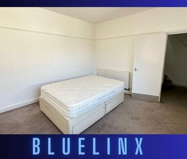 1 bedroom in a flat share to rent - Photo 1