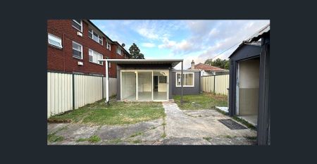 3 Bedrooms beautiful Granny flat for rent in Lakemba NSW 2195. - Photo 2