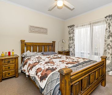 Charming two-bedroom unit in prime Frankston location for over 50's. - Photo 1