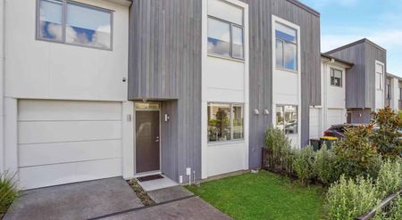 Flat Bush, 3 bedrooms - Photo 2