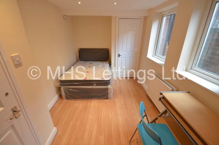 Room 2, 5 High Cliffe, Leeds, LS4 2PE - Photo 5