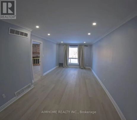 21 HALDER CRESCENT - Photo 1