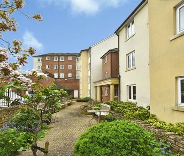 Castle Lodge, Gladstone Road, SN15 - Photo 3