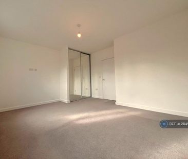 2 bedroom semi-detached house to rent - Photo 2