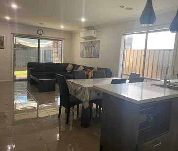 11 Patchouli Street, Truganina, Vic 3029 - Photo 5