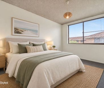 Spacious Two-Bedroom Apartment with Sunny North-Facing Balcony & Lock-Up Garage - Photo 3