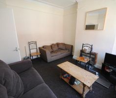 18 Welton Mount, Leeds, LS6 1ET - Photo 4