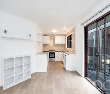 Open The Door to Coastal Comfort - Photo 2