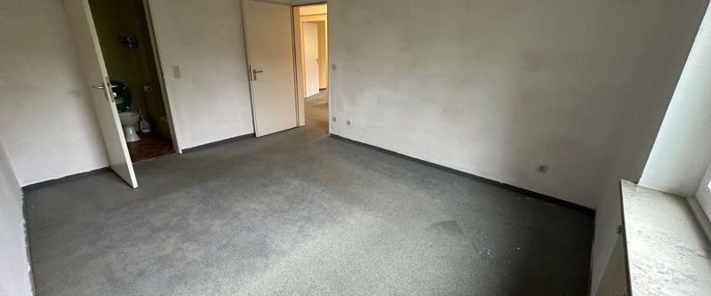 (Frisch sanierte) Traumwohnung! 4-Zimmer-Wohnung mit Balkon und "Master-Bedroom" - Photo 1