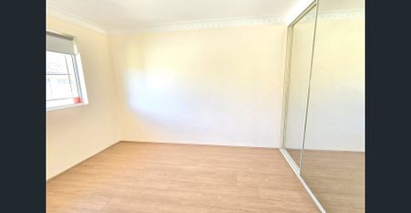 Family Friendly Double Storey Townhouse - Photo 2