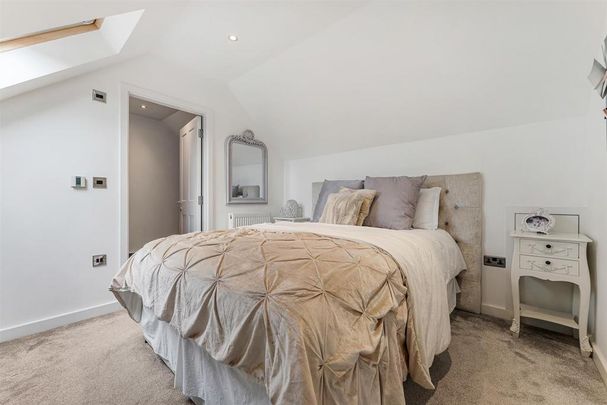 5 bedroom semi-detached house to rent - Photo 1