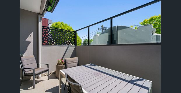 Private Residence, Immaculate Location! - Photo 1