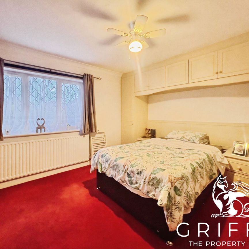 London Road, Grays, RM17 - Photo 1